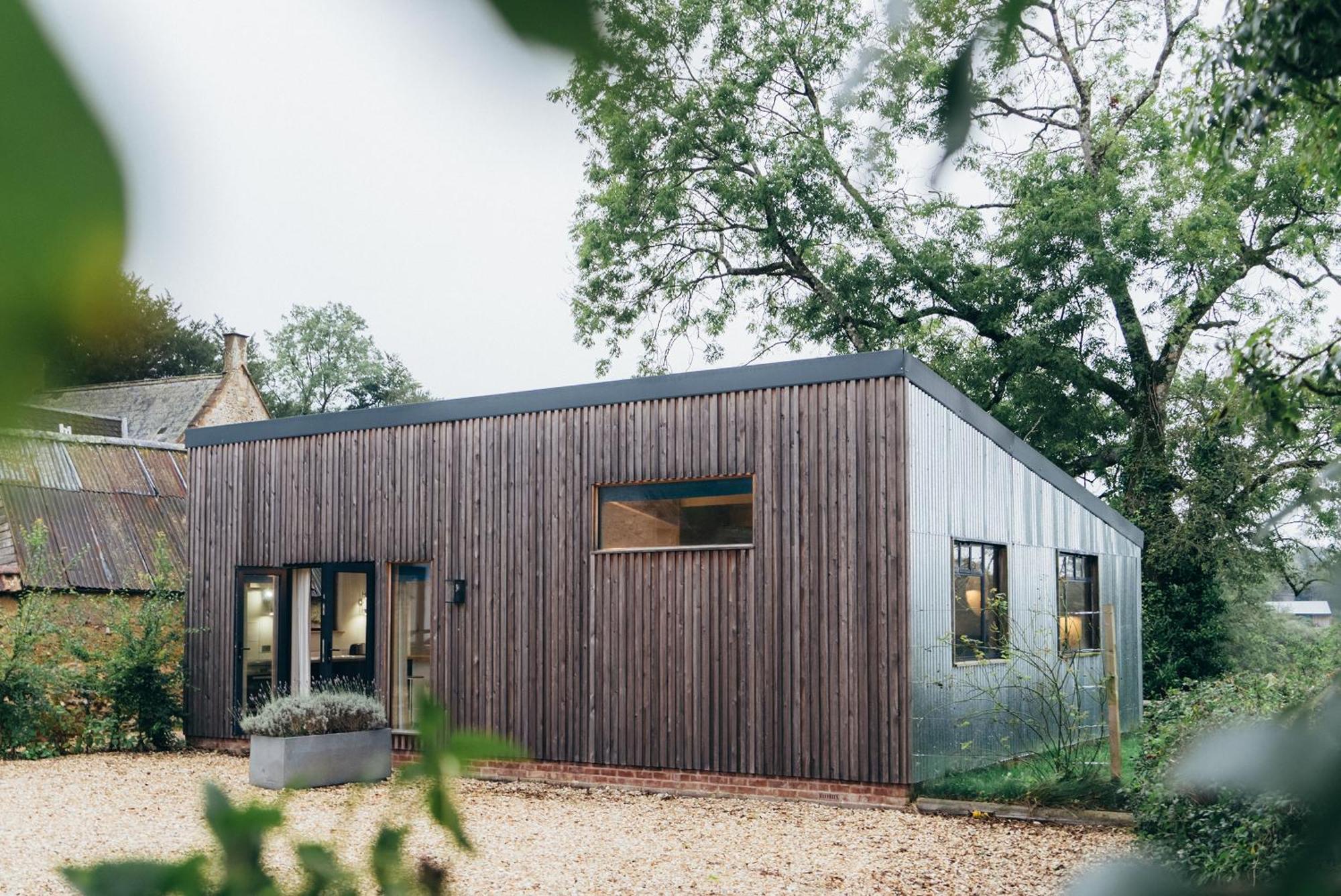 Horseshoe Barn Axminster Bagian luar foto